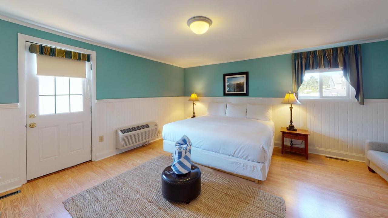 Breezeway Boutique Hotel Westerly Exterior photo