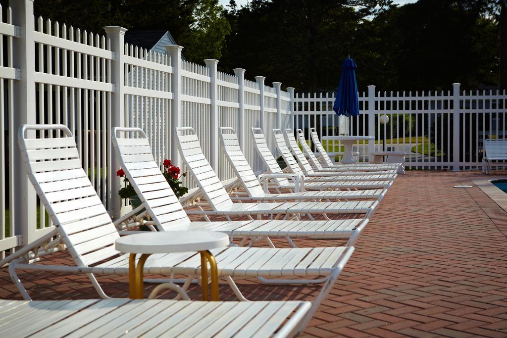 Breezeway Boutique Hotel Westerly Exterior photo